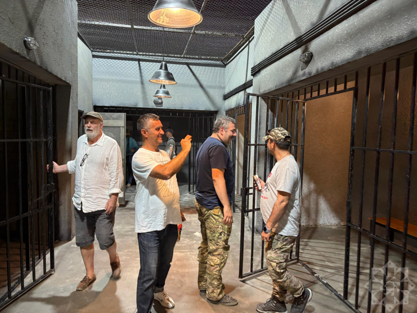 Dünya səyyahları Laçında <font color=red> - FOTOLAR</font>