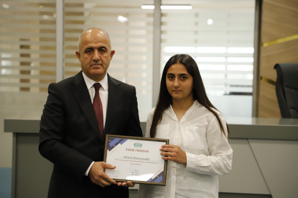 Ölkə və beynəlxalq arenalarda uğur qazanmış Naxçıvan idmançıları mükafatlabdırılıblar<font color=red> - FOTOLAR</font>