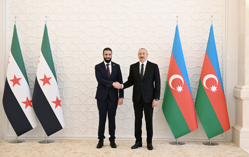 Prezident İlham Əliyevin Suriyanın keçid dövrü Prezidenti ilə geniş tərkibdə görüşü olub<font color=red> - FOTOLAR</font>
