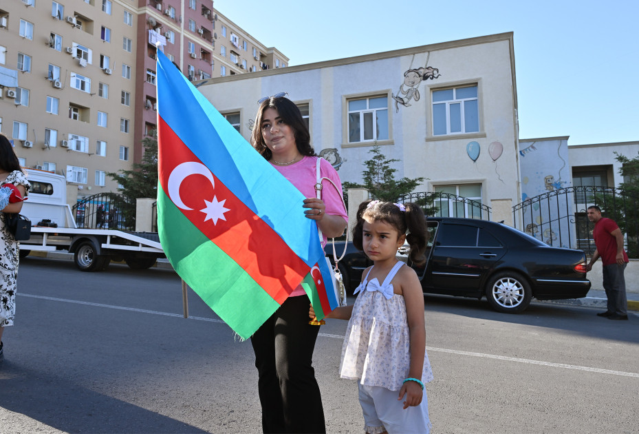 Xocalı rayonunun Xanyurdu və Təzəbinə kəndlərinə ilk köç karvanı yola salınıb<font color=red> - FOTOLAR</font>