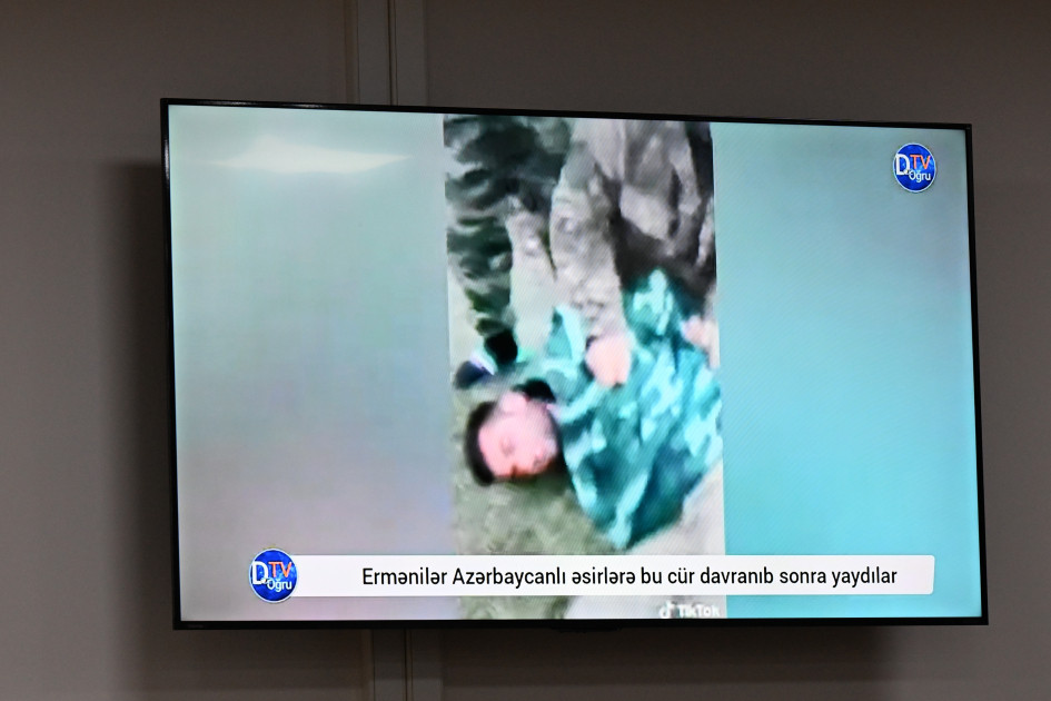 Ermənistan silahlı qüvvələrinin azərbaycanlıları əsir götürərkən işgəncə vermələrini əks etdirən videokadrlar məhkəmədə nümayiş etdirilib<font color=red> - FOTOLAR</font>