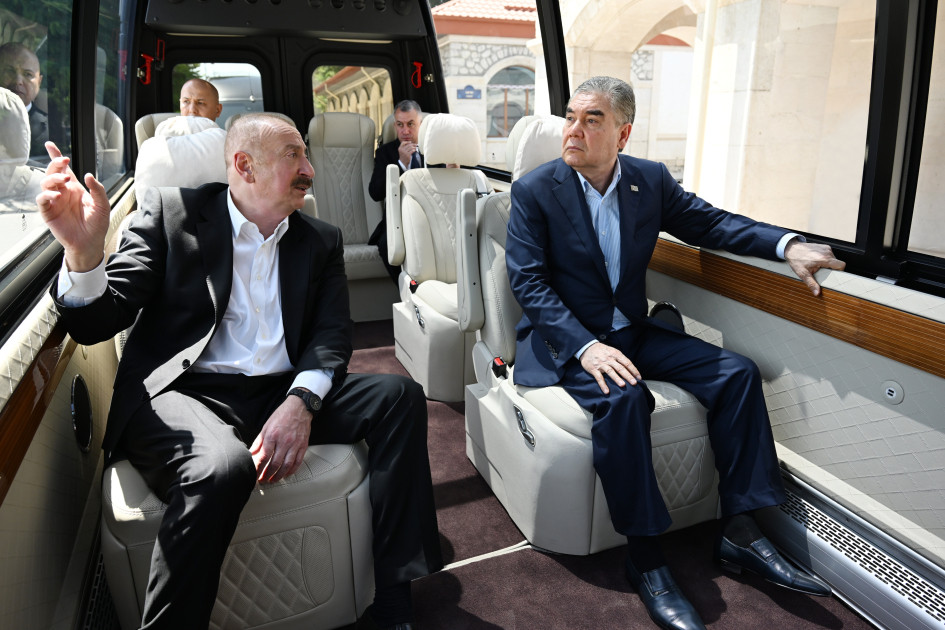 Prezident İlham Əliyev və Qurbanqulu Berdiməhəmmədov Şuşadakı Yaradıcılıq Mərkəzində “Heydər Əliyev və Qarabağ” sərgisi ilə tanış olublar<font color=red> - FOTOLAR</font>