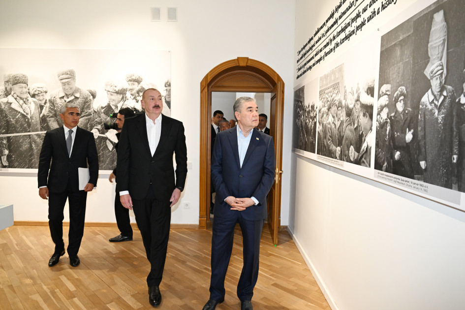 Prezident İlham Əliyev və Qurbanqulu Berdiməhəmmədov Şuşadakı Yaradıcılıq Mərkəzində “Heydər Əliyev və Qarabağ” sərgisi ilə tanış olublar<font color=red> - FOTOLAR</font>