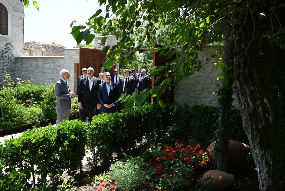 Prezident İlham Əliyev və Türkmənistan Xalq Məsləhətinin sədri Şuşada Bülbülün ev-muzeyində olublar<font color=red> - FOTOLAR</font>