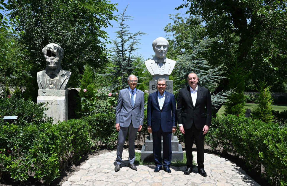 Prezident İlham Əliyev və Türkmənistan Xalq Məsləhətinin sədri Şuşada Bülbülün ev-muzeyində olublar<font color=red> - FOTOLAR</font>