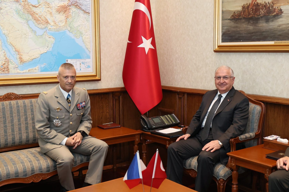 Türkiyənin müdafiə naziri Fransa Silahlı Qüvvələrinin Baş Qərargah rəisini qəbul edib<font color=red> - FOTOLAR</font>