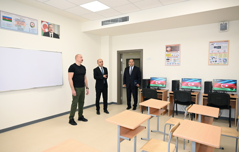Ağdam şəhər 1 nömrəli tam orta məktəbin binasının açılışı olub<font color=red> - FOTOLAR</font>