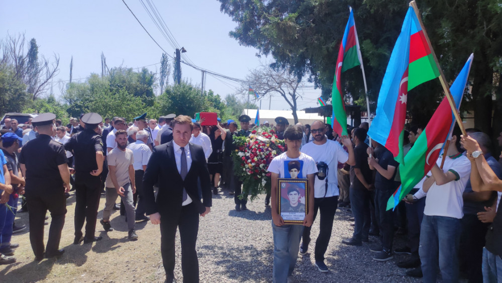Otuz bir il əvvəl şəhidlik zirvəsinə ucalan döyüşçü Xaçmazda dəfn olunub<font color=red> - FOTOLAR</font>