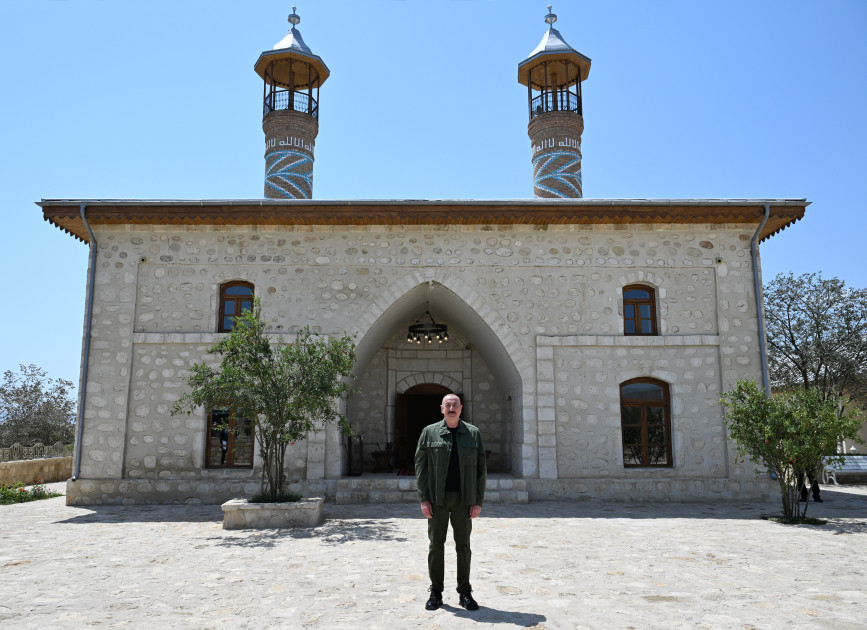 Prezident İlham Əliyev Ağdamın Qiyaslı kəndindəki tarixi məscidin binasının bərpadan sonra açılışında iştirak edib<font color=red> - FOTOLAR</font>