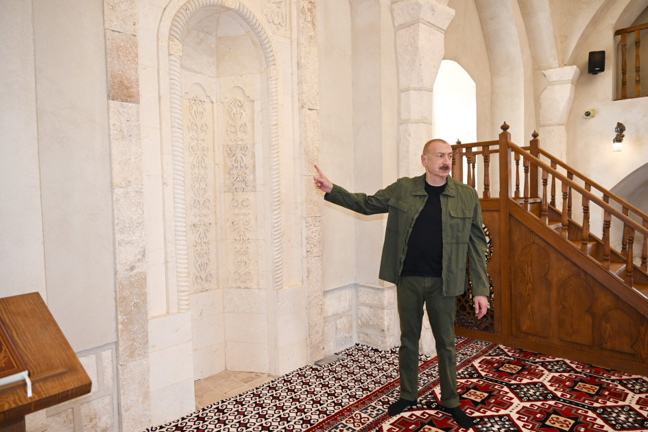 Prezident İlham Əliyev Ağdamın Qiyaslı kəndindəki tarixi məscidin binasının bərpadan sonra açılışında iştirak edib<font color=red> - FOTOLAR</font>
