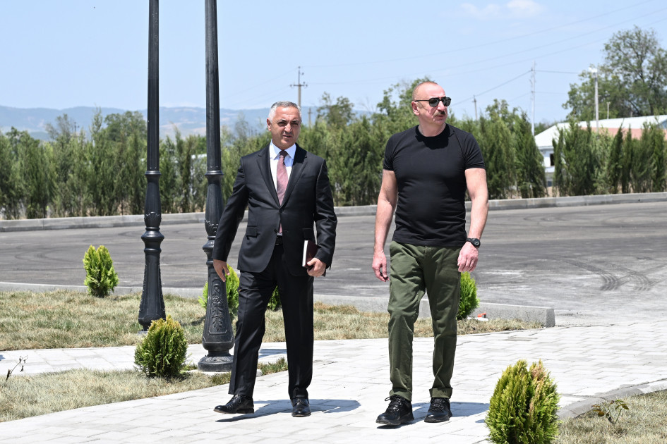 Prezident İlham Əliyev Xocalının Təzəbinə kəndində görülən işlərlə tanış olub<font color=red> - FOTOLAR</font>