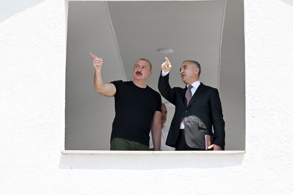Prezident İlham Əliyev Xocalının Təzəbinə kəndində görülən işlərlə tanış olub<font color=red> - FOTOLAR</font>