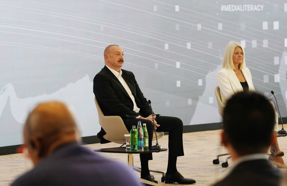 III Şuşa Qlobal Media Forumunun iştirakçıları ilə görüş keçirilir Prezident İlham Əliyev görüşdə iştirak edir<font color='red'> - YENİLƏNİB</font><font color=red> - FOTOLAR</font>
