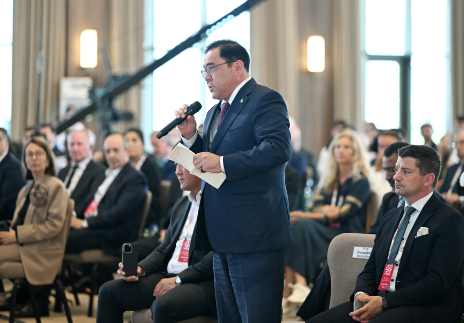 III Şuşa Qlobal Media Forumunun iştirakçıları ilə görüş keçirilir Prezident İlham Əliyev görüşdə iştirak edir<font color='red'> - YENİLƏNİB</font><font color=red> - FOTOLAR</font>