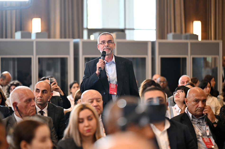 III Şuşa Qlobal Media Forumunun iştirakçıları ilə görüş keçirilir Prezident İlham Əliyev görüşdə iştirak edir<font color='red'> - YENİLƏNİB</font><font color=red> - FOTOLAR</font>