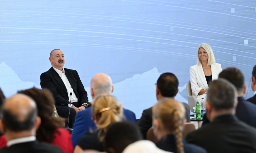 III Şuşa Qlobal Media Forumunun iştirakçıları ilə görüş keçirilir Prezident İlham Əliyev görüşdə iştirak edir<font color='red'> - YENİLƏNİB</font><font color=red> - FOTOLAR</font>