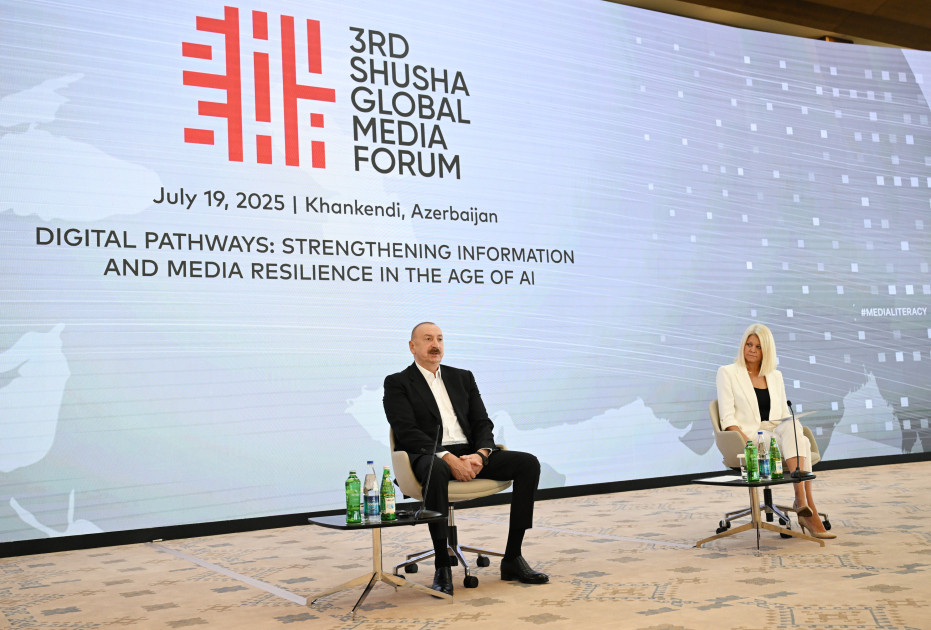 III Şuşa Qlobal Media Forumunun iştirakçıları ilə görüş keçirilir Prezident İlham Əliyev görüşdə iştirak edir<font color='red'> - YENİLƏNİB</font><font color=red> - FOTOLAR</font>