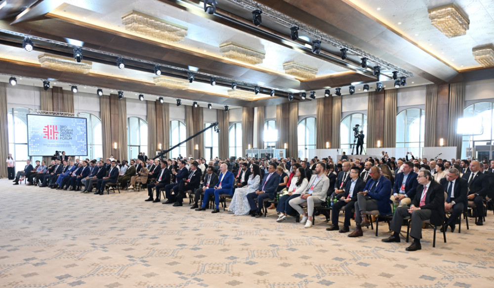 III Şuşa Qlobal Media Forumunun iştirakçıları ilə görüş keçirilir Prezident İlham Əliyev görüşdə iştirak edir<font color='red'> - YENİLƏNİB</font><font color=red> - FOTOLAR</font>