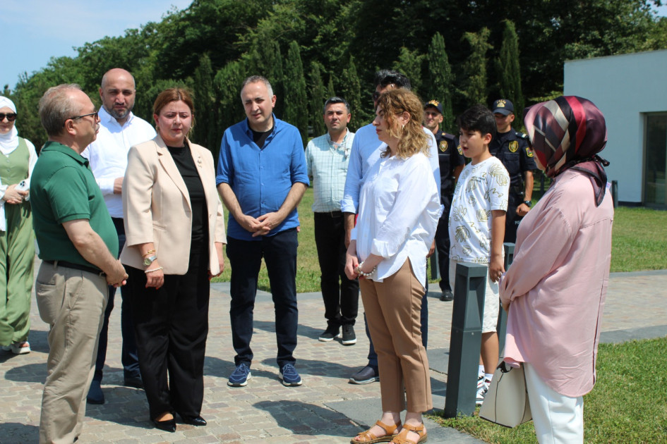 Türkiyə səfiri Quba Soyqırımı Memorial Kompleksini ziyarət edib<font color=red> - FOTOLAR</font>