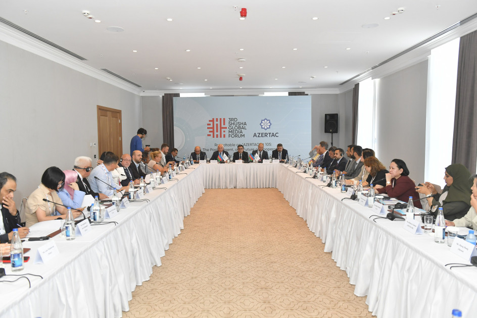 Laçında “AZƏRTAC 105: Əməkdaşlığın keçmişi, bu günü və gələcəyi” mövzusunda dəyirmi masa keçirilir<font color=red> - FOTOLAR</font>