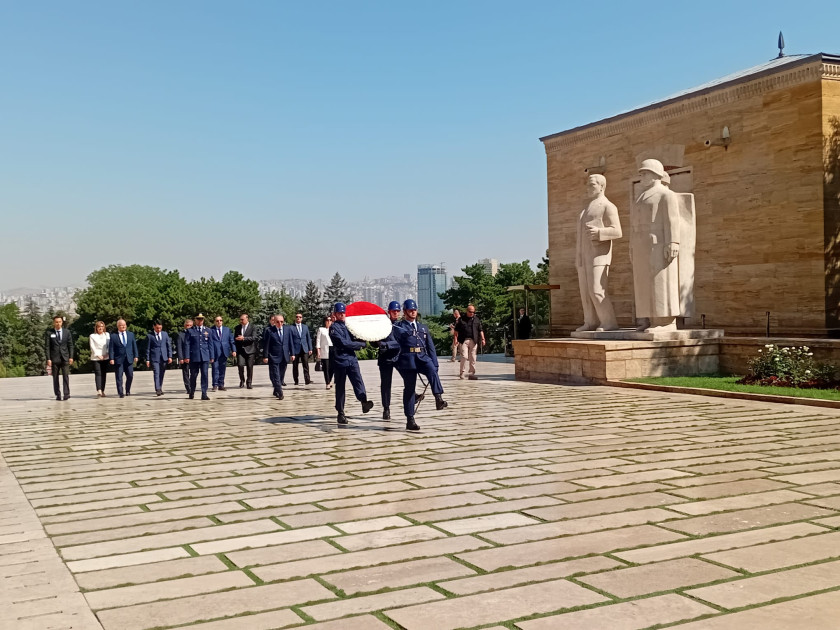 Baş Prokurorluğunun nümayəndə heyəti Atatürkün xatirəsini anıb<font color=red> - FOTOLAR</font>