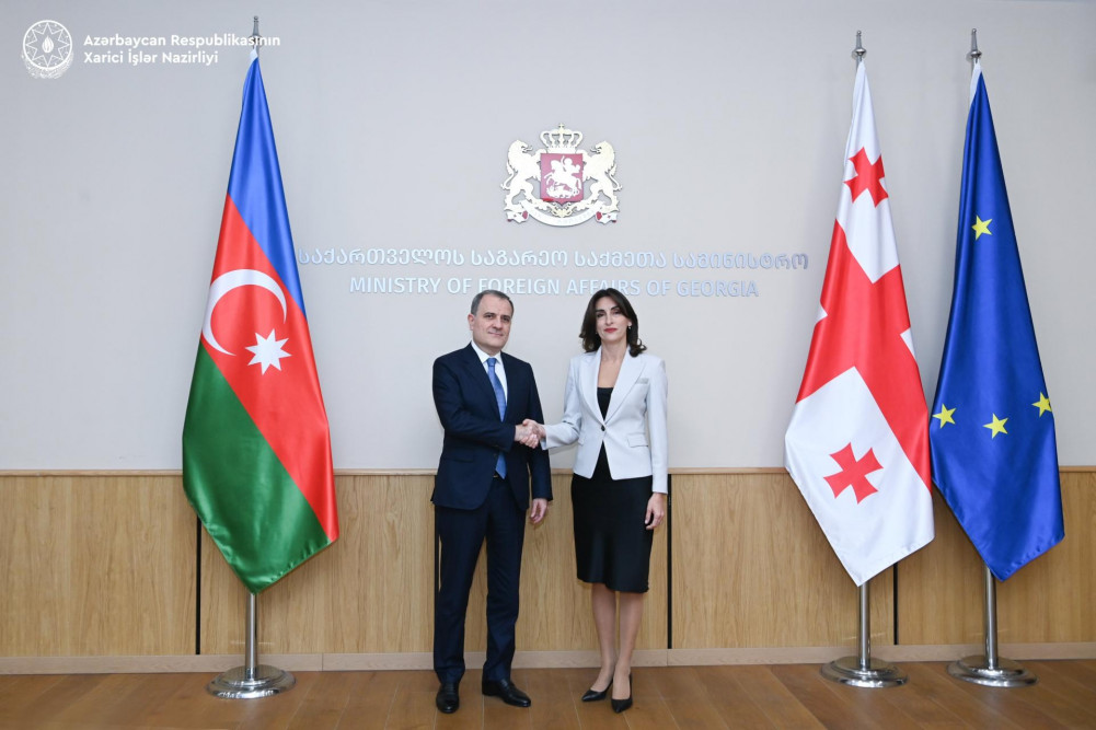 Ceyhun Bayramovla gürcüstanlı həmkarı arasında geniş tərkibdə görüş olub <font color='red'> - YENİLƏNİB 3</font><font color=red> - FOTOLAR</font>