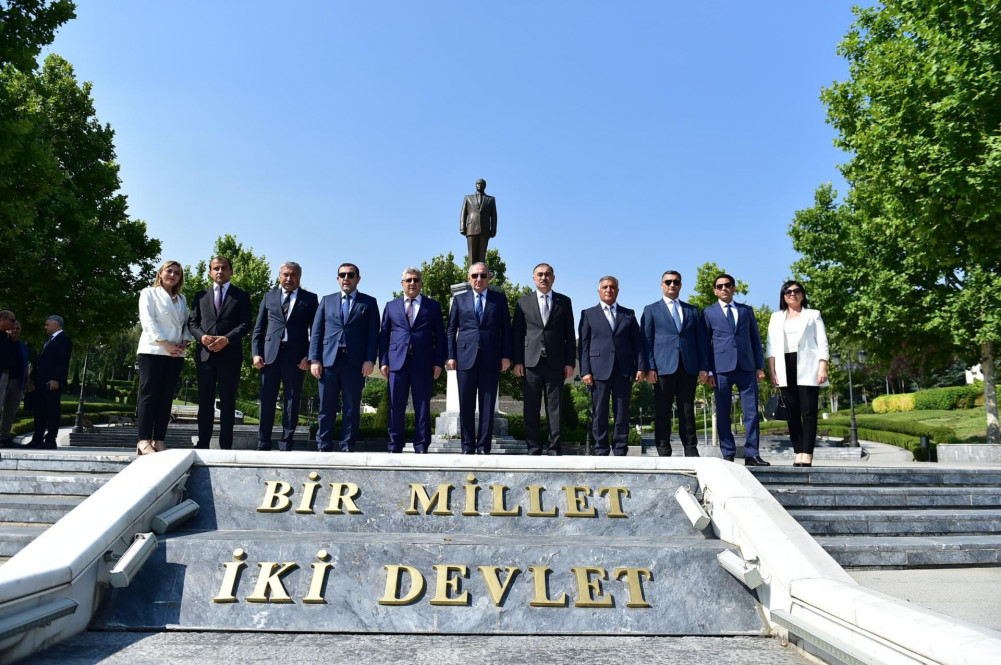 Kamran Əliyev Türkiyədə bir sıra şəxslərlə görüşüb, əməkdaşlıq imkanları müzakirə olunub<font color=red> - FOTOLAR</font>