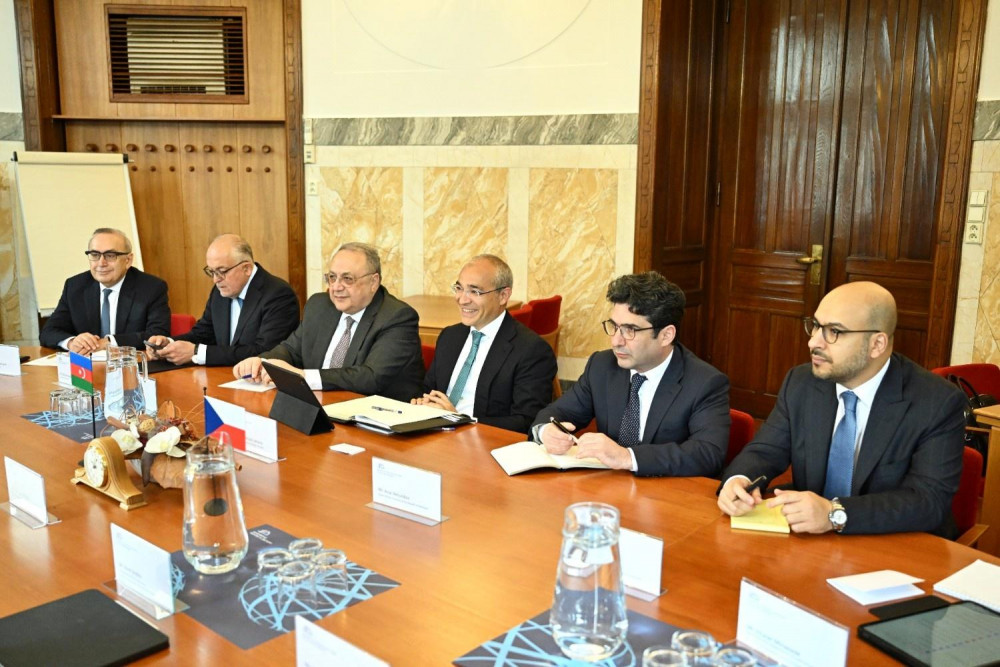 Azərbaycan və Çexiya iqtisadi əməkdaşlığa dair müzakirələr aparıb<font color=red> - FOTOLAR</font>