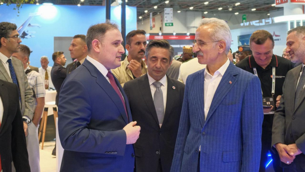 “IDEF 2025” sərgisində müdafiə sənayesi sahəsində fəal müzakirələr aparılır<font color=red> - FOTOLAR</font>