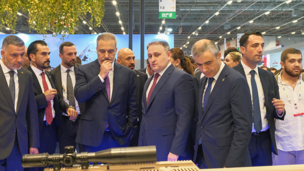 “IDEF 2025” sərgisində müdafiə sənayesi sahəsində fəal müzakirələr aparılır<font color=red> - FOTOLAR</font>