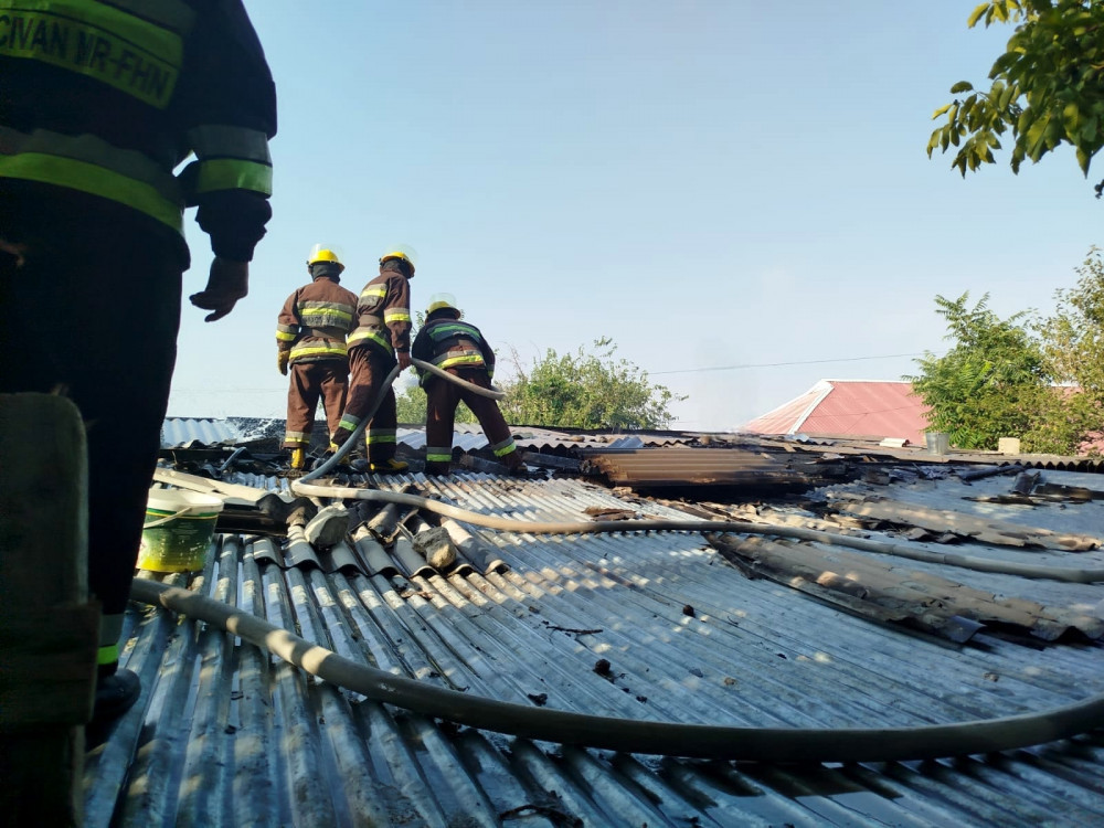 Cəhri qəsəbəsində ərzaq mağazasında yanğın olub<font color=red> - FOTOLAR</font>