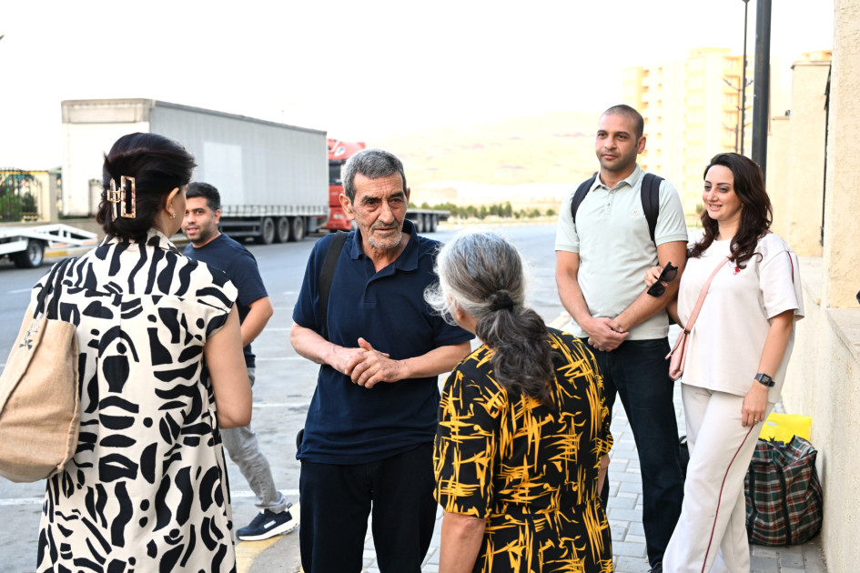 Ağdam rayonunun Xıdırlı kəndinə növbəti köç karvanı yola salınıb<font color=red> - FOTOLAR</font>