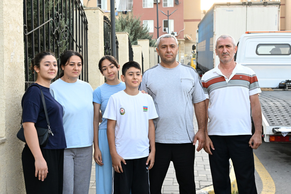 Ağdam rayonunun Xıdırlı kəndinə növbəti köç karvanı yola salınıb<font color=red> - FOTOLAR</font>