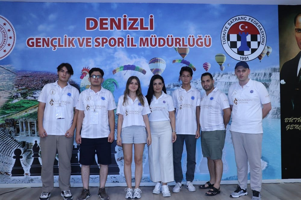 Naxçıvanlı şahmatçı Türkiyədə beynəlxalq turnirin mükafatçısı oldu<font color=red> - FOTOLAR</font>