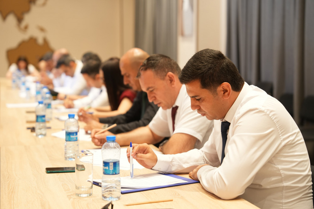 Naxçıvanda dövlət orqanlarının 37 əməkdaşı ixtisaslaşmış təlimləri uğurla başa çatdırıb <font color=red> - FOTOLAR</font>