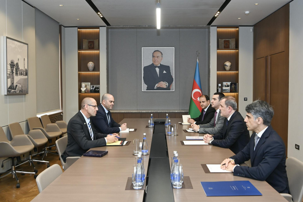 İsrailin yeni səfiri etimadnaməsinin surətini Azərbaycan XİN başçısına təqdim edib<font color=red> - FOTOLAR</font>