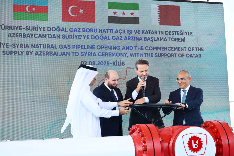 Azərbaycan qazının Türkiyə ərazisindən Suriyaya nəqlinə başlanılıb<font color=red> - FOTOLAR</font>