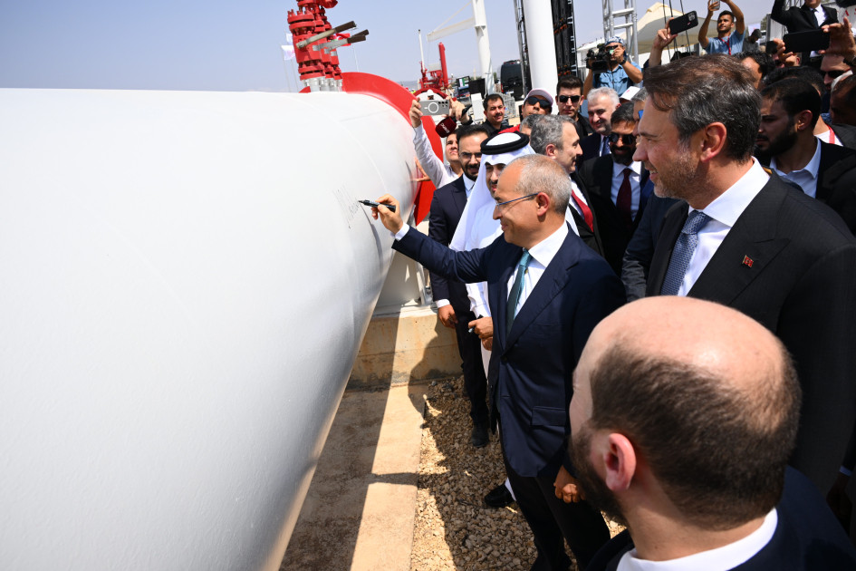 Azərbaycan qazının Türkiyə ərazisindən Suriyaya nəqlinə başlanılıb<font color=red> - FOTOLAR</font>