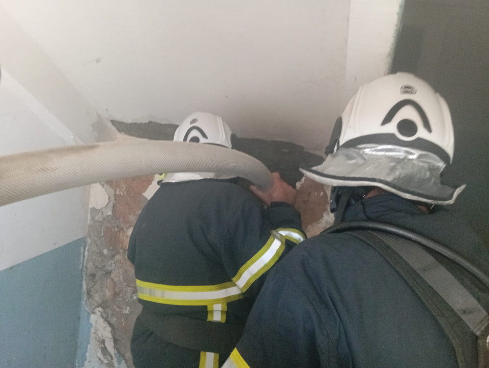 Naxçıvan şəhərində yaşayış binasında yanğın olub, sakinlər təxliyə olunub<font color=red> - FOTOLAR</font>