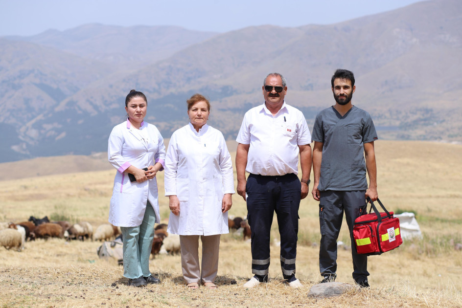 Batabat yaylağında əhaliyə yerində tibbi xidmət göstərilib<font color=red> - FOTOLAR</font>
