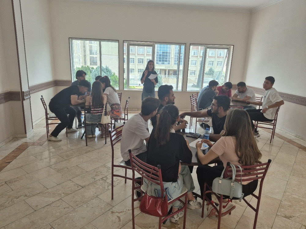 Naxçıvanda Beynəlxalq Gənclər Günü münasibətilə silsilə tədbirlərə start verildi<font color=red> - FOTOLAR</font>