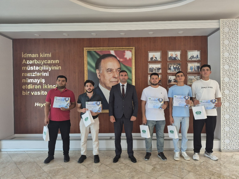 Naxçıvanda Beynəlxalq Gənclər Günü münasibətilə silsilə tədbirlərə start verildi<font color=red> - FOTOLAR</font>