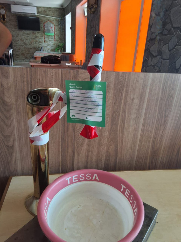 Şahbuzda nöqsanlar aşkarlanan kafenin fəaliyyəti məhdudlaşdırıldı<font color=red> - FOTOLAR</font>