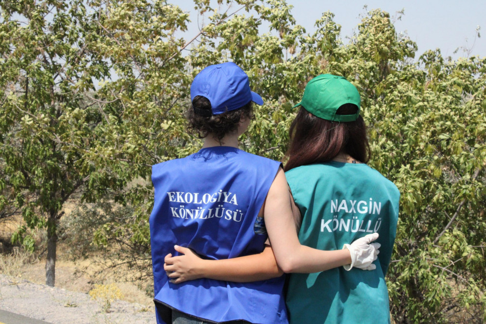 Naxçıvanda keçirilən növbəti təmizlik aksiyası "Beynəlxalq Gənclər Günü"nə həsr olunub<font color=red> - FOTOLAR</font>