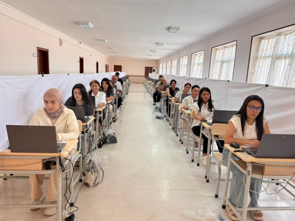 Naxçıvanda peşə təhsili müəssisələrinə işə qəbul müsabiqəsi keçirili<font color=red> - FOTOLAR</font>