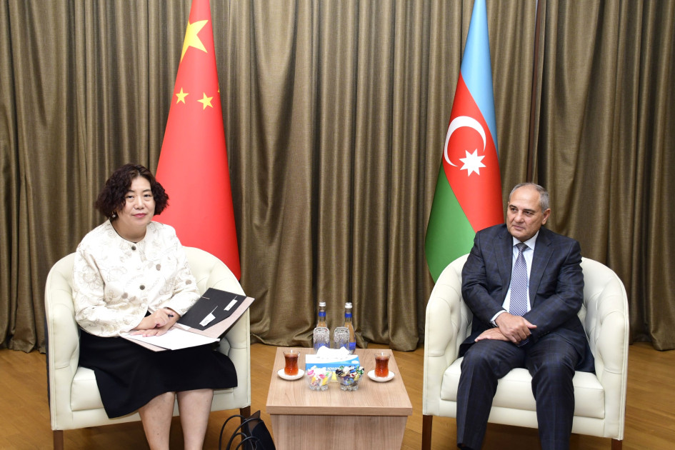 Azərbaycan ilə Çin arasında strateji tərəfdaşlıq və partiyalararası əməkdaşlıq məsələləri müzakirə olunub<font color=red> - FOTOLAR</font>