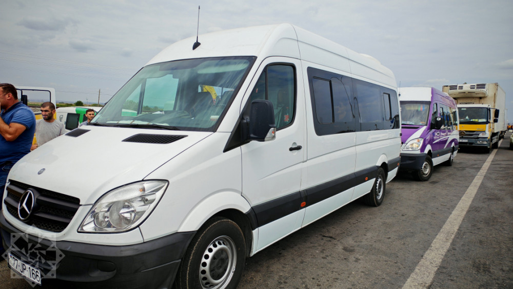 Böyük Qayıdış: Ağdərənin Kolatağ kəndinə ilk köç karvanı yola düşüb<font color=red> - FOTOLAR</font>