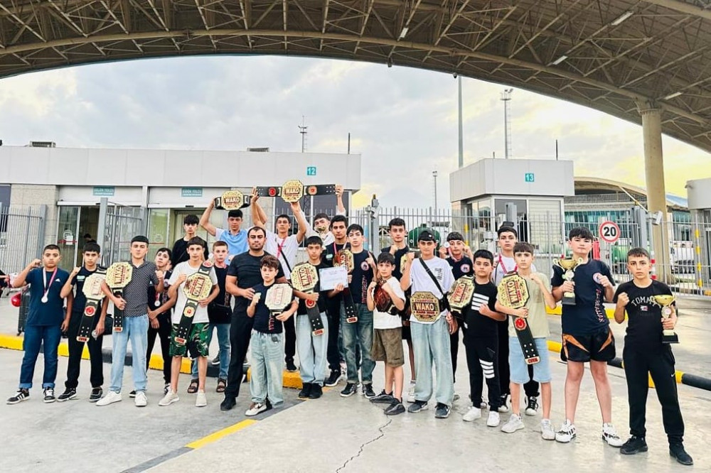 Naxçıvanlı kikboksçular Qarsdan 23 medalla qayıdıblar<font color=red> - FOTOLAR</font>