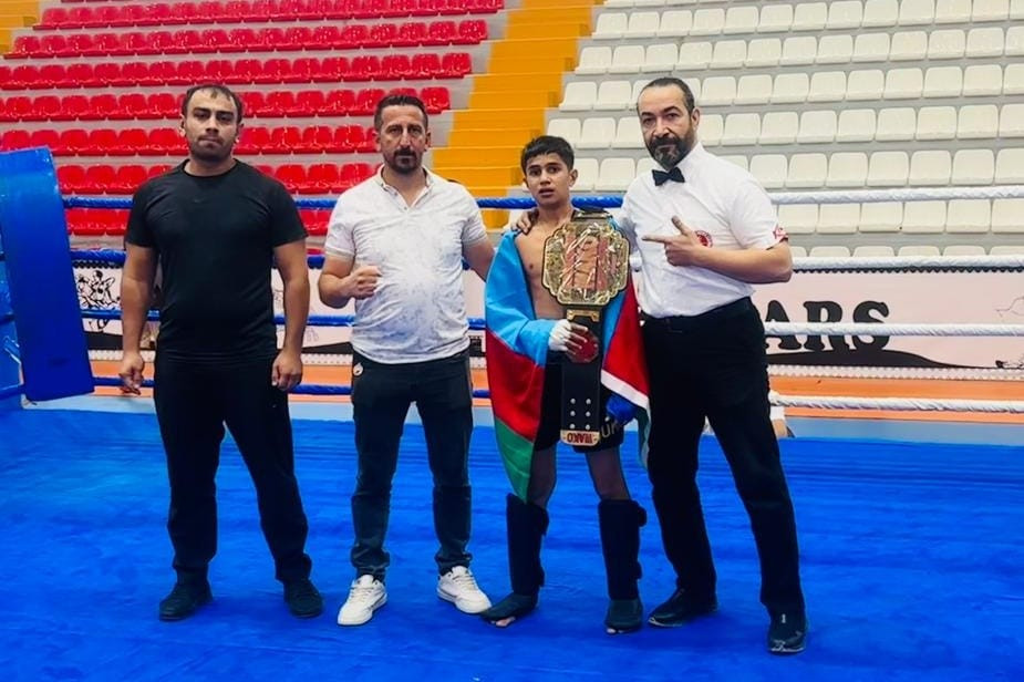 Naxçıvanlı kikboksçular Qarsdan 23 medalla qayıdıblar<font color=red> - FOTOLAR</font>