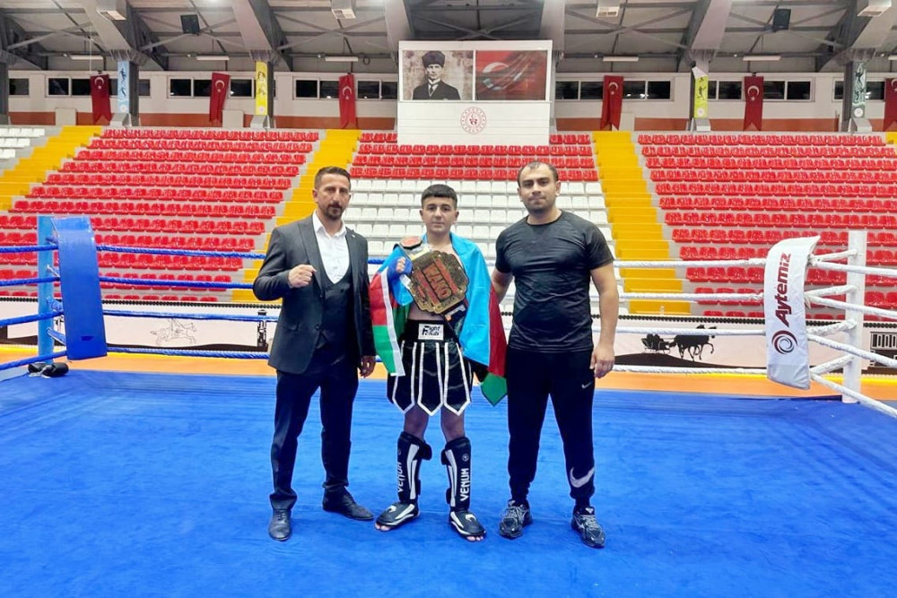 Naxçıvanlı kikboksçular Qarsdan 23 medalla qayıdıblar<font color=red> - FOTOLAR</font>